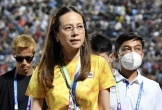 Madam Pang 'mê tín', không dám dẫn đội U23 Thái Lan khi xuống xe