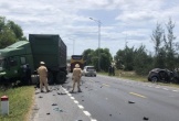 Xe 5 chỗ đấu đầu xe tải trên quốc lộ, 5 người thương vong