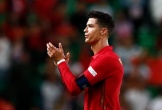 Ronaldo chấp nhận giảm lương để rời MU