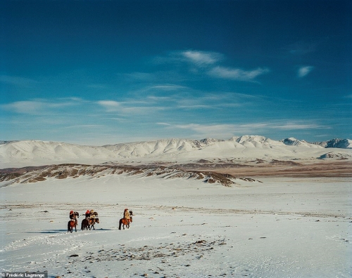 cuộc sống lạnh giá trên thảo nguyên Mông Cổ