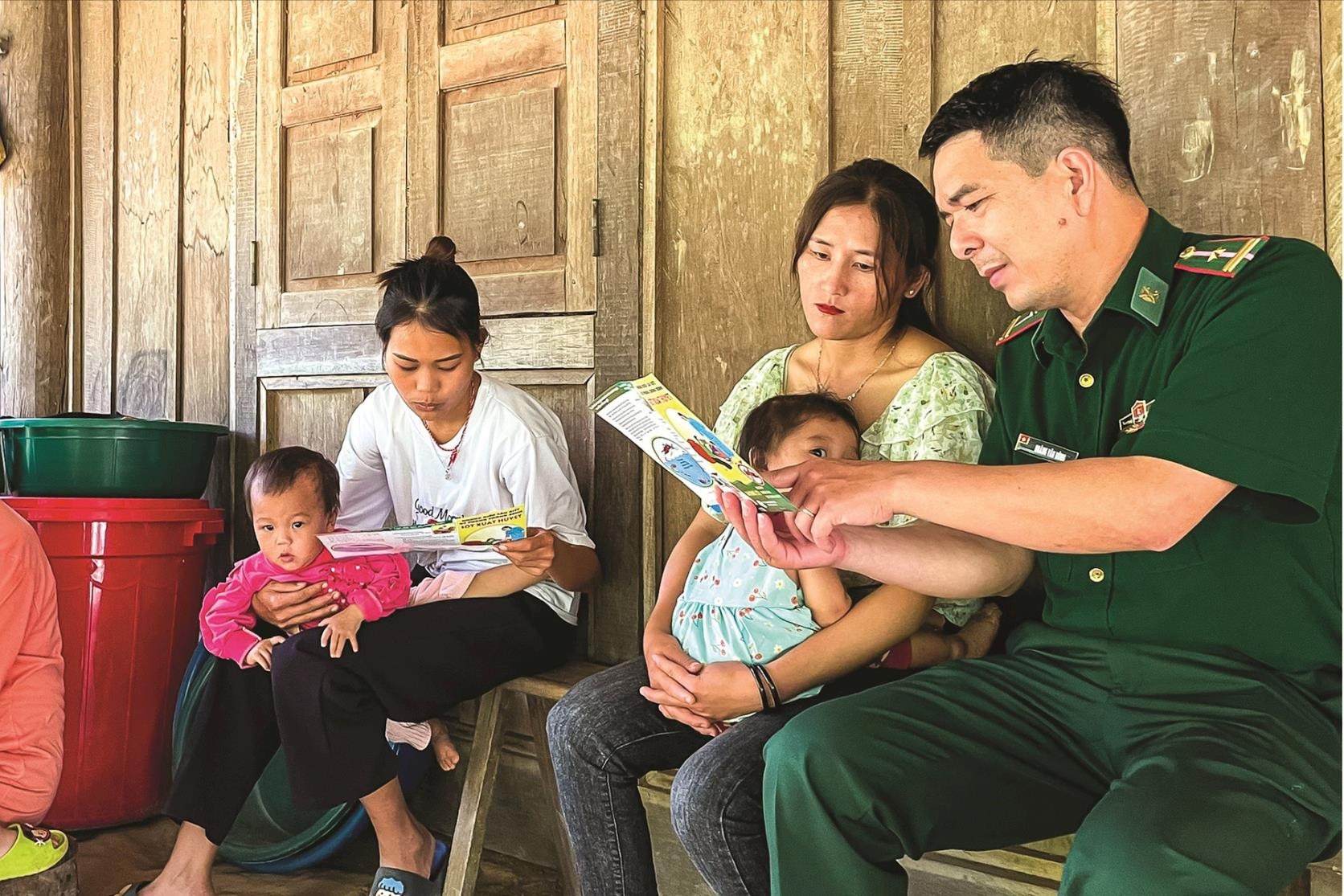 Gắn bó tình quân dân nơi biên cương