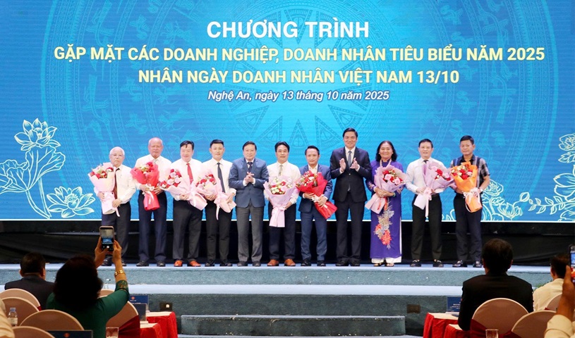 Lãnh đạo tỉnh Nghệ An gặp mặt các doanh nghiệp, doanh nhân tiêu biểu năm 2025