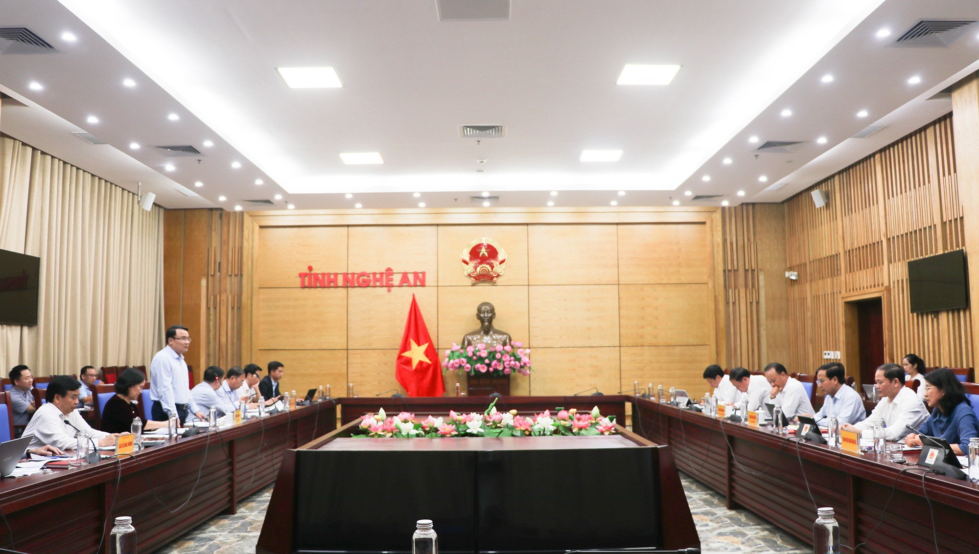 Đoàn giám sát của HĐND tỉnh làm việc với UBND tỉnh về thực hiện Chương trình mục tiêu quốc gia giảm nghèo bền vững