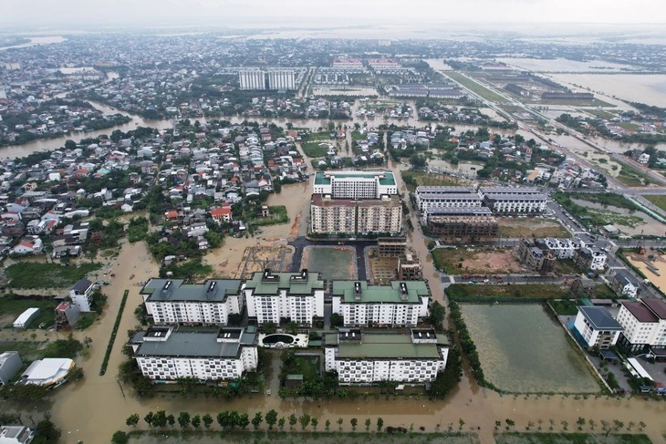 Huế, Đà Nẵng mưa to ba ngày hơn Nam Bộ nửa năm, có nơi hơn một năm