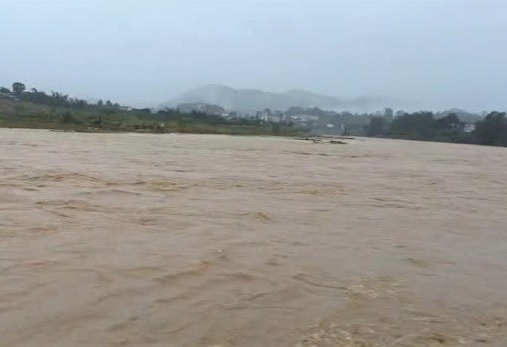 Người đàn ông mất tích khi đánh bắt cá trên sông Pô Kô trong lũ