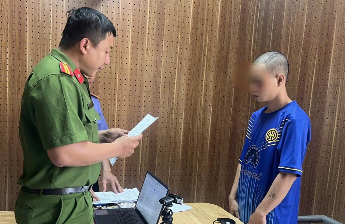 Khởi tố đối tượng dùng dao đâm, cướp tài sản của tài xế xe công nghệ