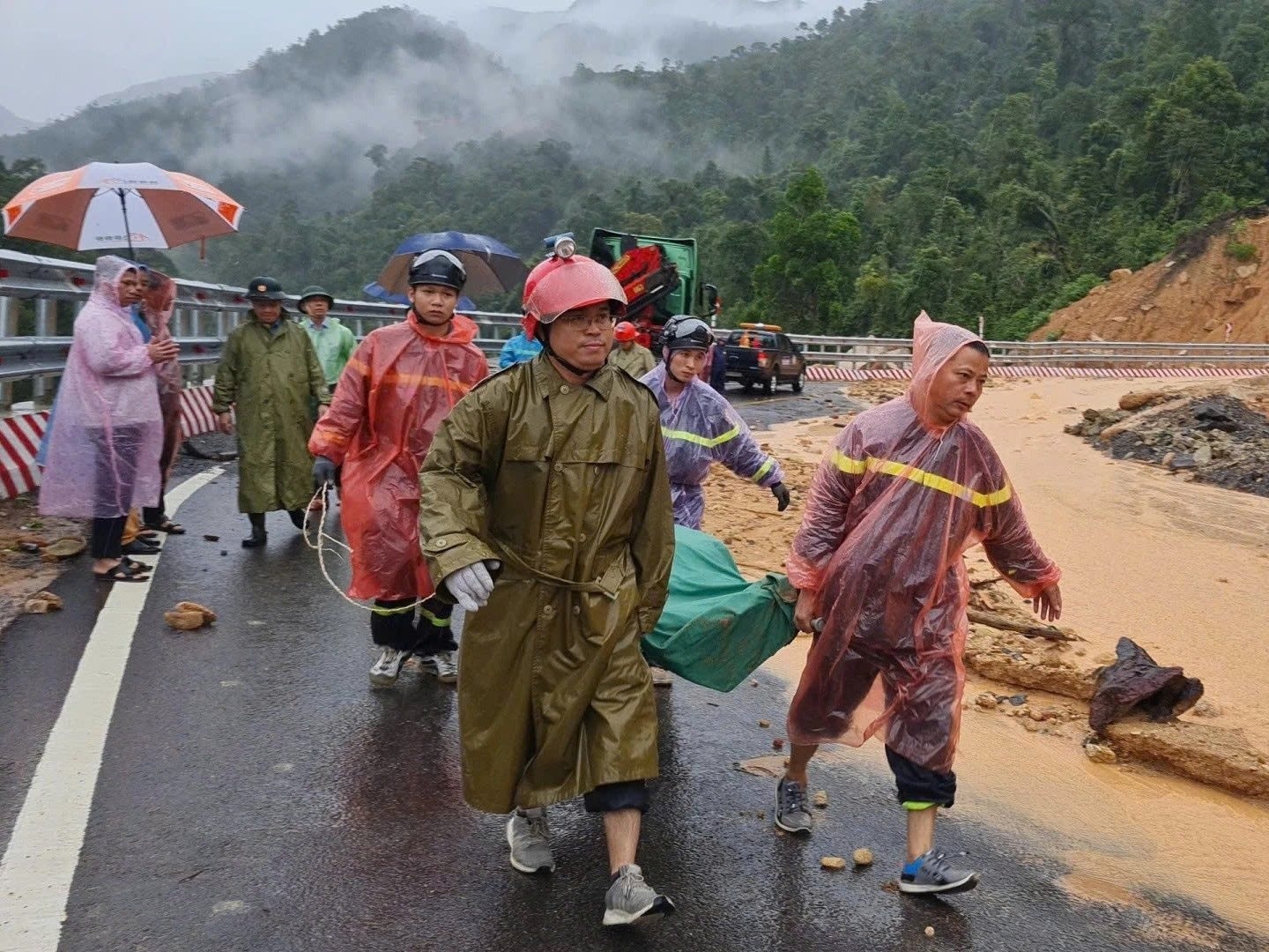 Đã xác định danh tính 19 nạn nhân bị thương vụ TNGT tại đèo Khánh Lê