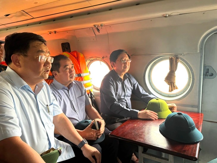 Phó Thủ tướng Hồ Quốc Dũng kiểm tra công tác ứng phó khẩn cấp mưa lũ tại Khánh Hòa