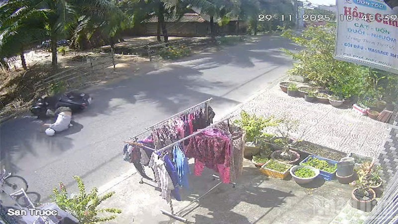 Một cán bộ trại tạm giam tử vong do vướng dây cáp sà xuống đường