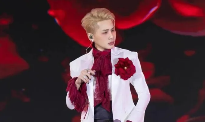 Ca sĩ Jack bị phạt 55 triệu đồng, đình chỉ biểu diễn 9 tháng