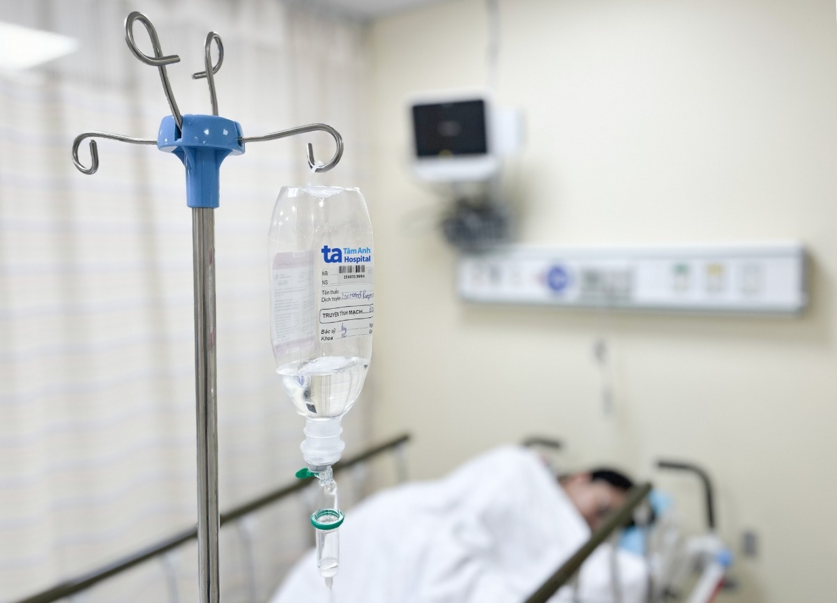 Thêm 11 trường hợp nhập viện sau ăn bánh mì, một ca phải ở hồi sức tích cực