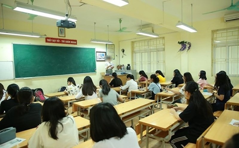 Có nên công khai danh sách giáo viên dạy thêm và học sinh học thêm?