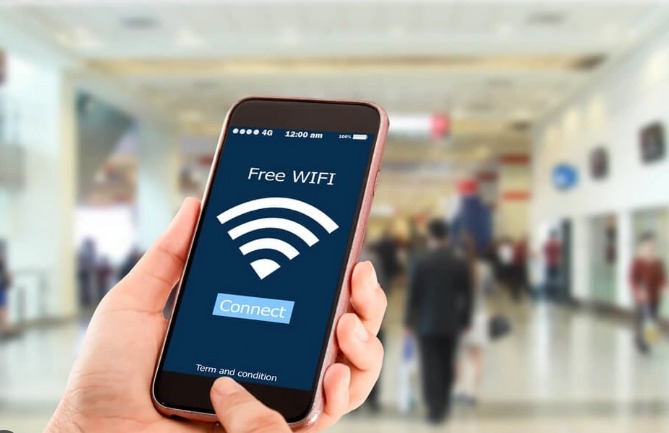 Nguy cơ khi bị lừa dùng mạng WiFi giả nơi công cộng