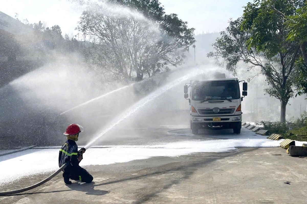 Nghệ An: Hoàn thiện kỹ năng xử lý sự cố qua thực tập phương án chữa cháy và cứu nạn, cứu hộ tại cơ sở