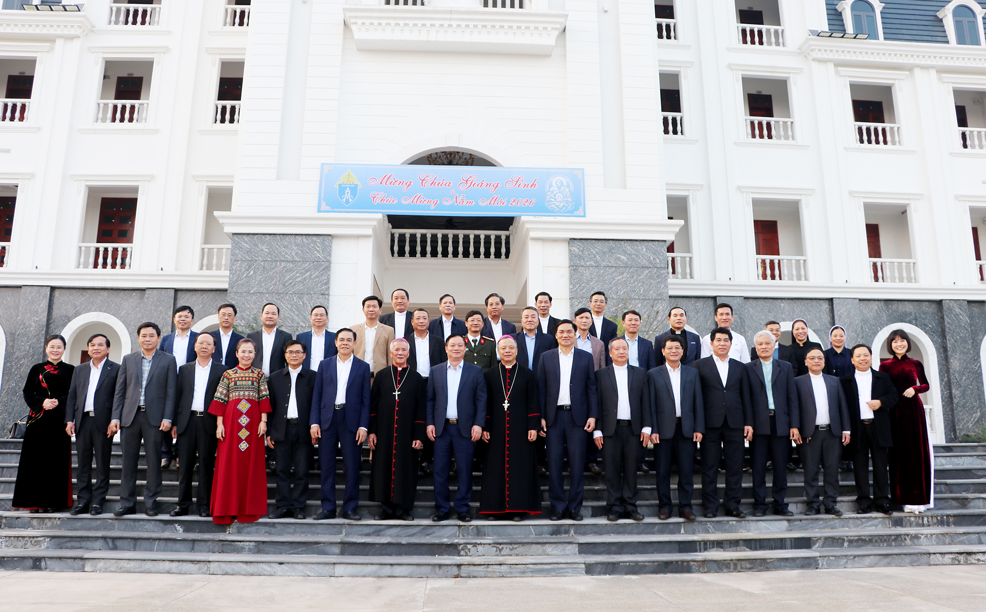 Lãnh đạo tỉnh chúc mừng Tòa giám mục Giáo phận Vinh nhân dịp Lễ Giáng sinh 2025