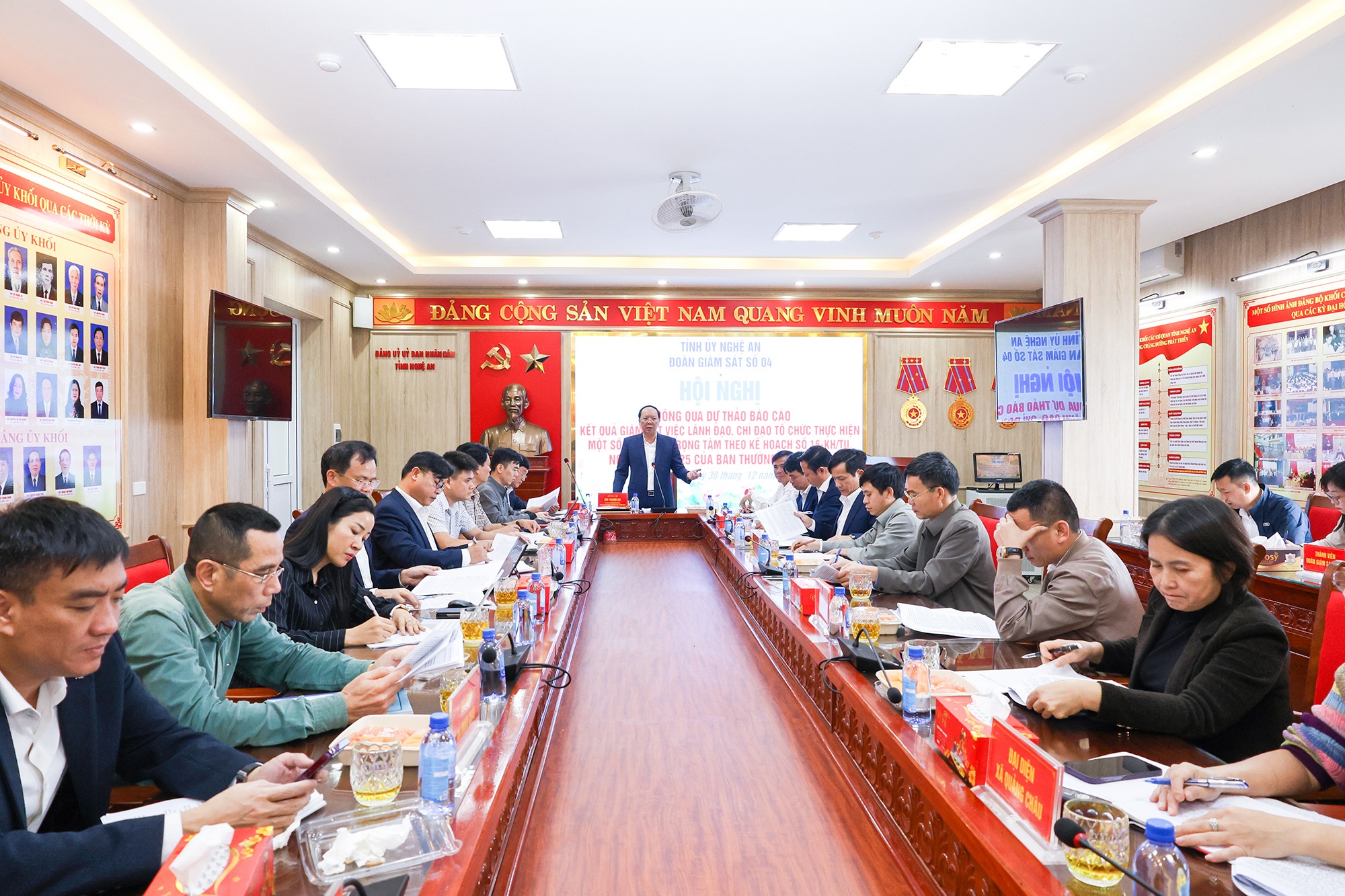 Đoàn Giám sát số 4 thông qua dự thảo báo cáo kết quả giám sát việc lãnh đạo triển khai thực hiện một số nhiệm vụ trọng tâm đối với Ban Thường vụ Đảng ủy các xã