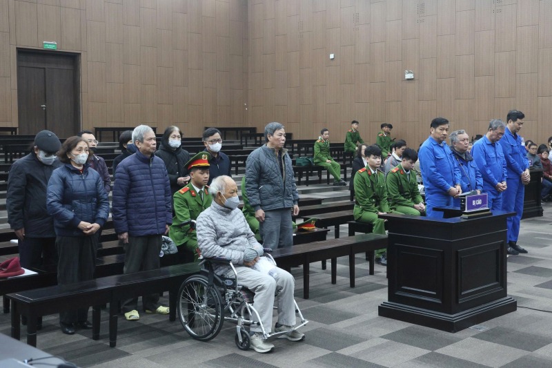 Dàn cựu lãnh đạo Tổng Công ty Xi măng Việt Nam hầu tòa trong vụ thất thoát hơn 381 tỷ đồng