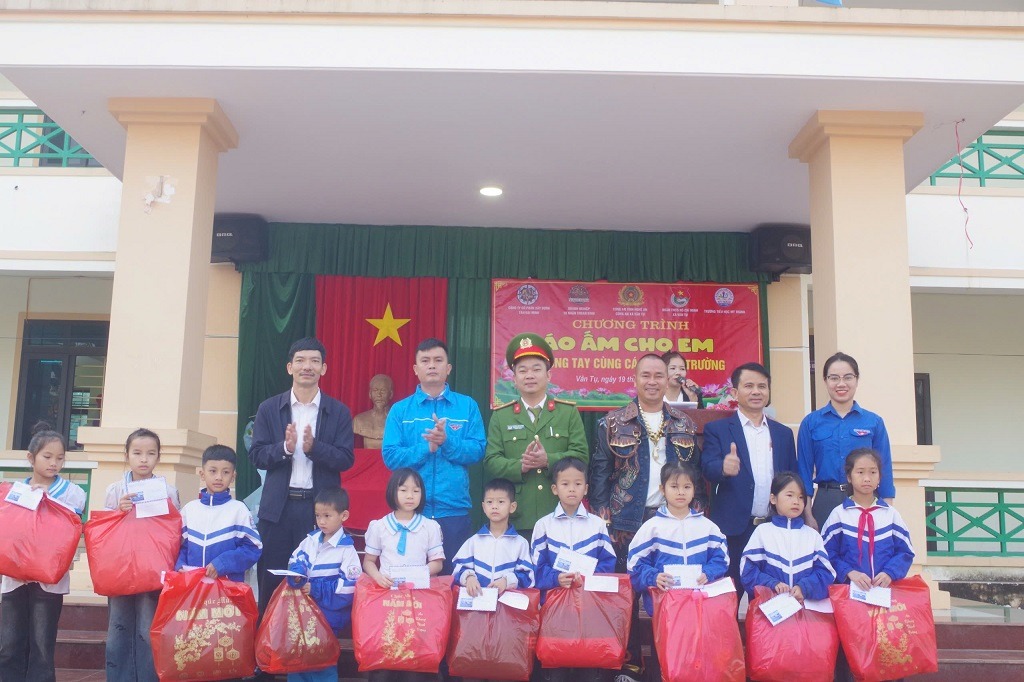 Công an xã Vân Tụ: Tổ chức chương trình