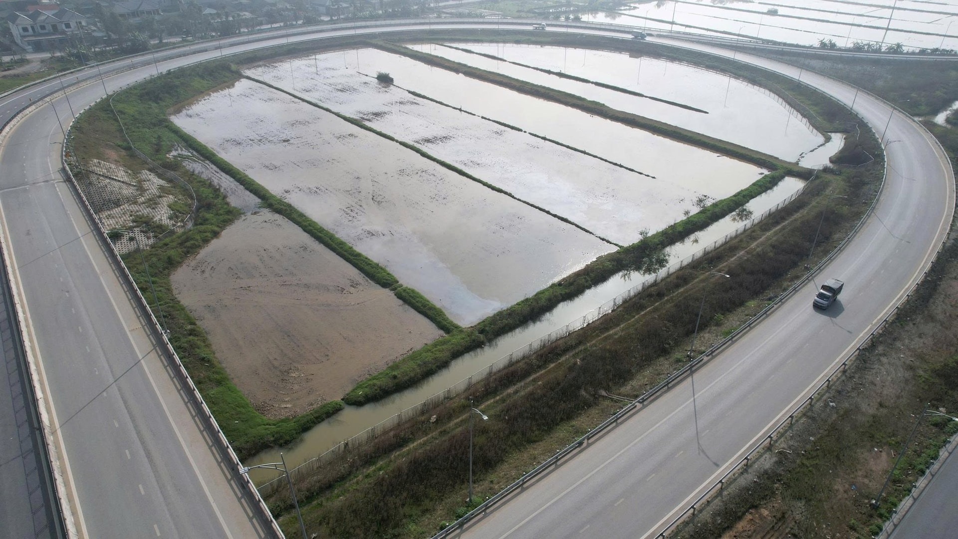 Nghệ An: Kiến nghị thu hồi đất nông nghiệp do ảnh hưởng cao tốc Bắc - Nam