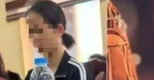 Giáo viên phạt học sinh liếm đất là vi phạm nghiêm trọng đạo đức nghề nghiệp