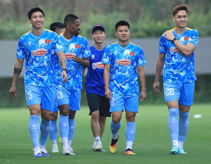 Văn Hậu và Đình Trọng, những ‘idol’ tưởng đã thành… người cũ