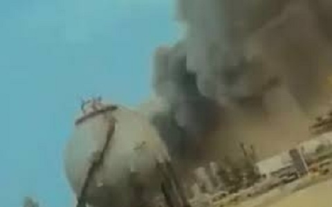 Video Iran không kích tấn công vào các cơ sở lọc dầu ở Trung Đông