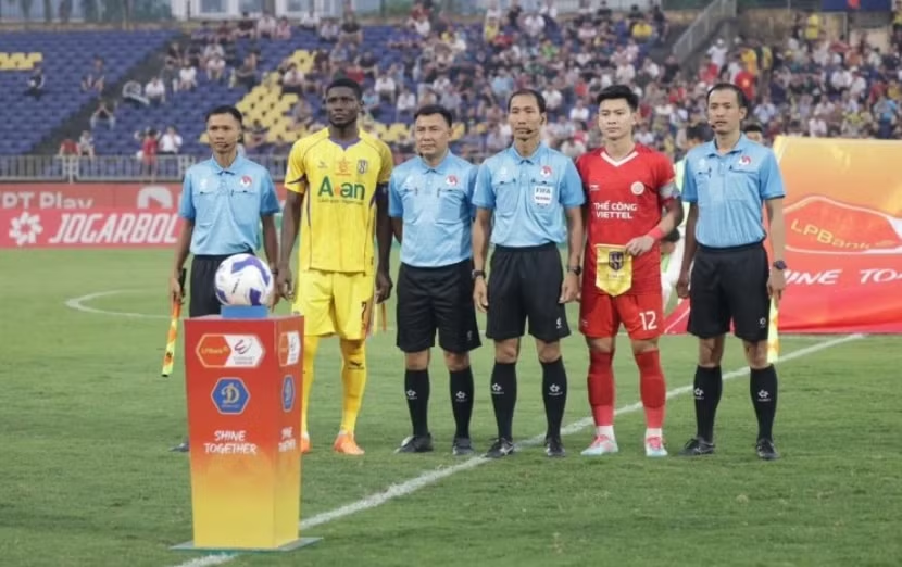 Sau trận hòa SLNA, Thể Công Viettel có động thái mạnh mẽ về vấn đề trọng tài