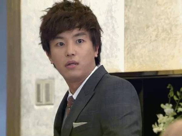 Thấy vợ cũ lên xe hoa quá nhanh, tôi điếng người phát hiện bí mật về đứa bé trong bụng em