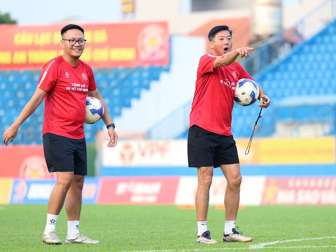 HLV Huỳnh Đức và câu chuyện V.League chưa kết thúc nhưng đã bắt đầu