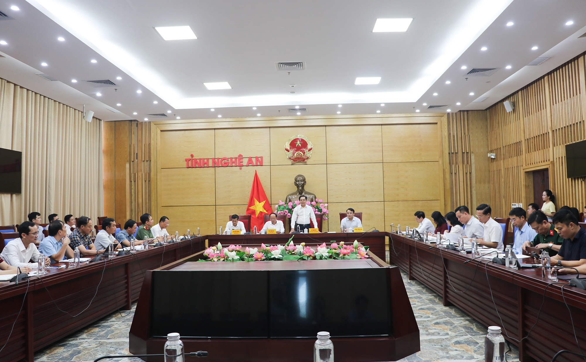 Họp rà soát công tác chuẩn bị Lễ hội Làng Sen năm 2026, Lễ khởi công dự án Nhà máy nhiệt điện LNG Quỳnh Lập và dự án Đường bộ cao tốc Vinh – Thanh Thủy