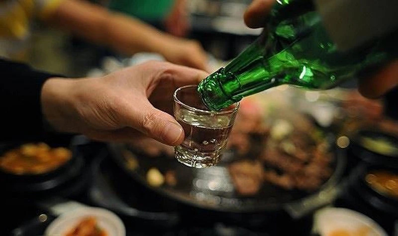 Uống rượu có làm tăng cân? Sự thật không phải ai cũng biết