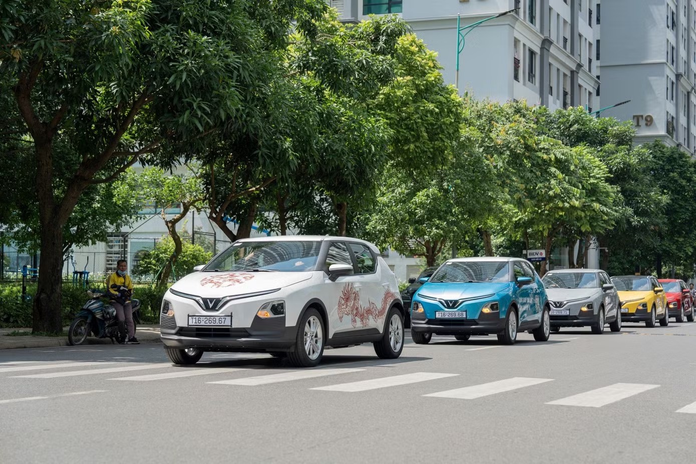 Nhân viên văn phòng nói về VinFast VF 5: Xe nhiều công nghệ, tiết kiệm chi phí từ sạc tới bảo dưỡng