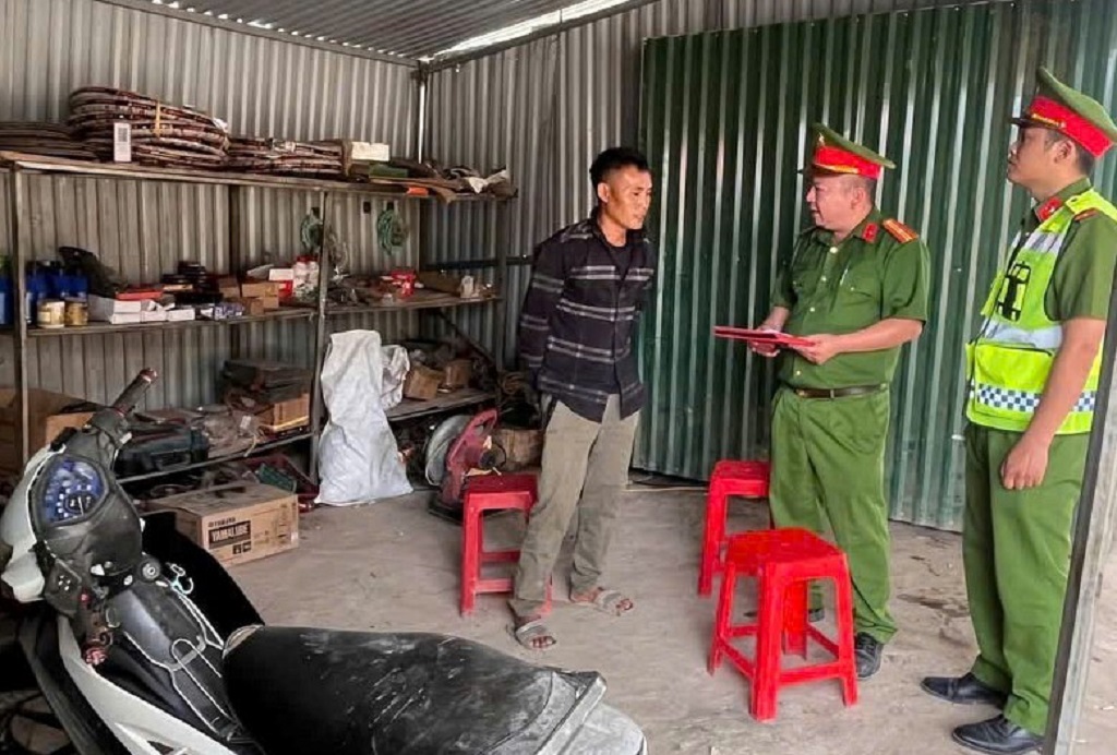 Công an xã Keng Đu siết chặt quản lý không