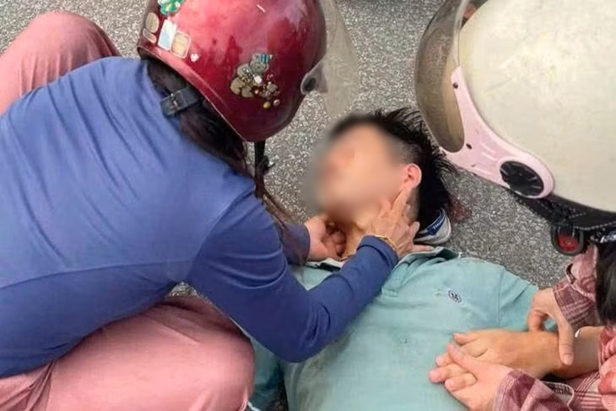 Nữ điều dưỡng kịp thời cứu sống người đàn ông ngã quỵ giữa đường
