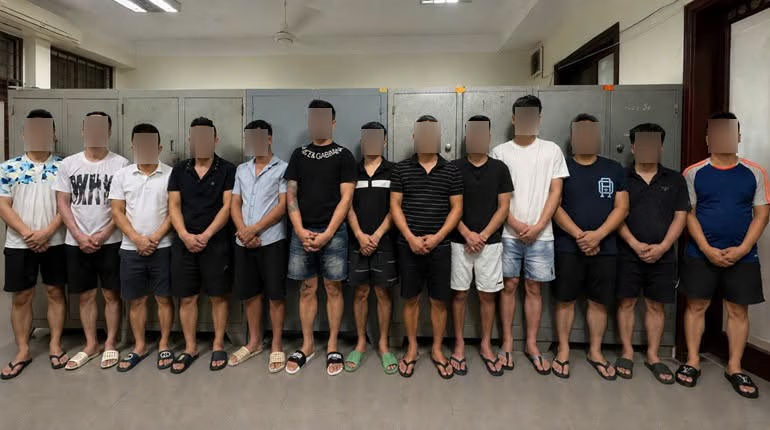 Bắt 13 đối tượng trong đường dây cá độ bóng đá liên tỉnh hơn 60 tỷ đồng