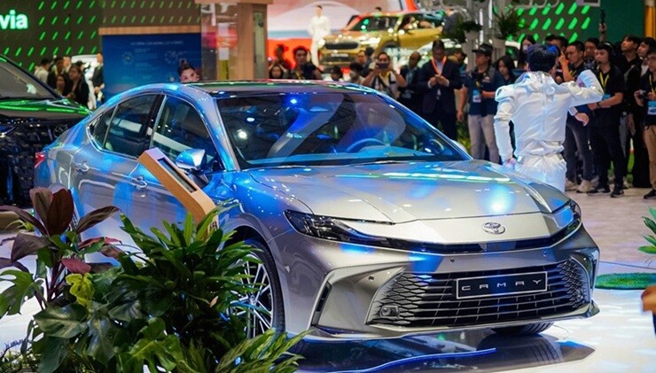 Loạt sedan tầm giá hơn 1 tỷ đồng đáng cân nhắc dành cho khách Việt