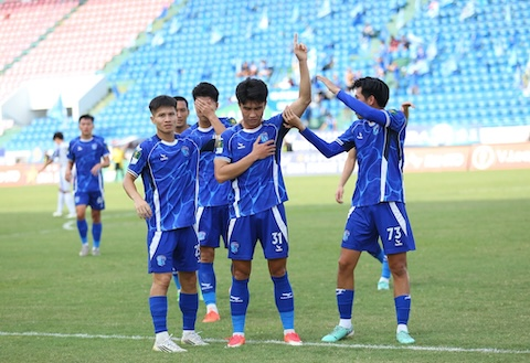 Bị nợ lương, CLB Quảng Ninh chưa thể tập luyện