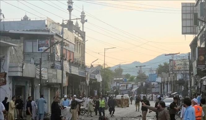 Đánh bom liều chết tại Pakistan, hàng chục người thương vong