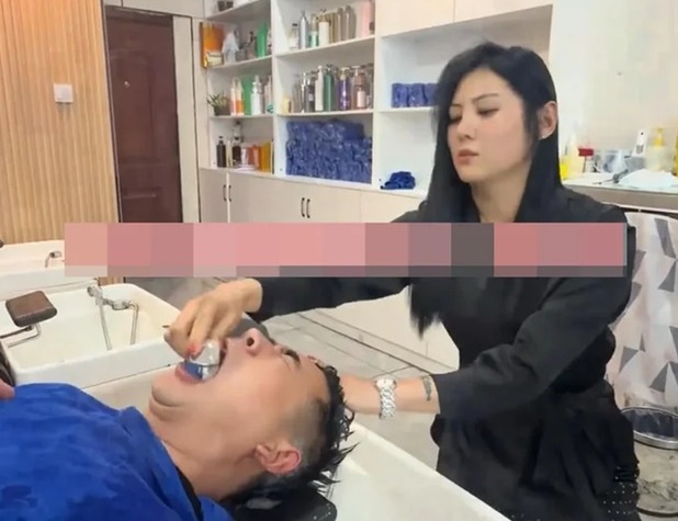Gặp lại tình đầu sau 10 năm, người đàn ông