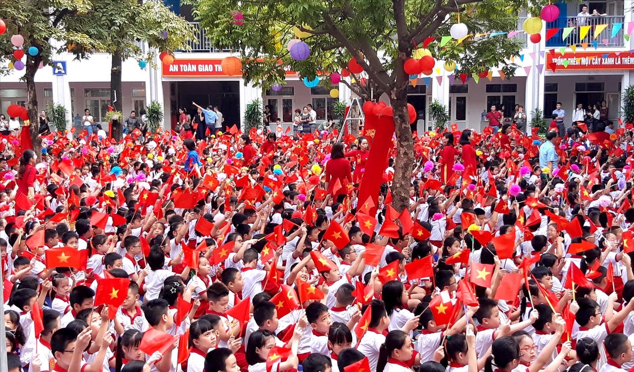Chính phủ yêu cầu bảo đảm đủ giáo viên,