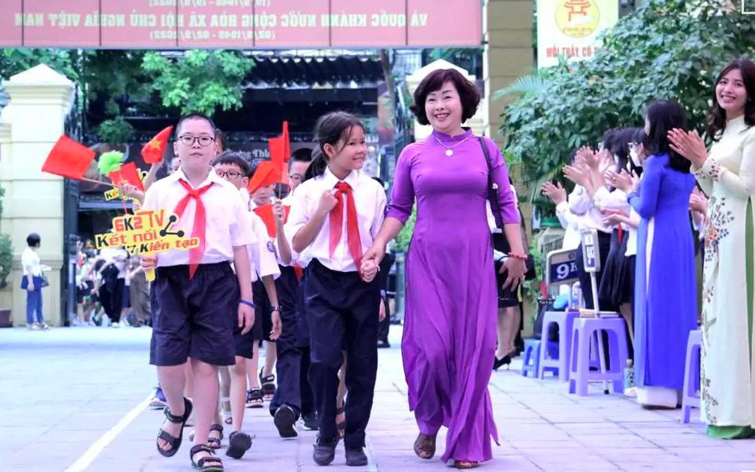 Thủ tướng yêu cầu ngành Giáo dục chấm dứt bệnh thành tích, chống lạm thu và siết kỷ cương trường học