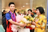 Xạ thủ Phạm Quang Huy về nước, được thưởng gần 1 tỉ đồng