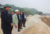 Phó Chủ tịch UBND tỉnh Nguyễn Văn Đệ kiểm tra tình hình sản xuất nông nghiệp tại huyện Tân Kỳ
