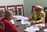 Xe hết hạn đăng kiểm, tài xế lên mạng mua tem giả 1,5 triệu đồng