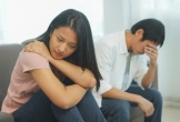 2 tháng nay chồng đòi ngủ riêng và lao vào làm việc điên cuồng