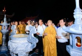 Thắp nến cầu nguyện hòa bình tại chùa Đại Tuệ