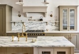 Sử dụng đá cẩm thạch để tôn lên vẻ đẹp của không gian căn bếp