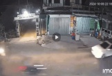 VIDEO: Chiếc xe nát vụn, tài xế nằm dính trên nóc capo sau cú tông với tốc độ xé gió