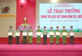 Công an tỉnh Nghệ An trao thưởng thành tích xuất sắc trong công tác, chiến đấu