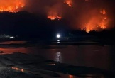 Núi Cô Tô đang cháy, có nhiều tiếng nổ nghi do bom mìn